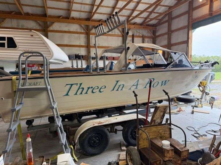 1978 Starcraft Holiday Boat, 22 Feet, Johnson 115 Motor image