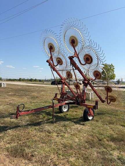H&S V-10 Hay Rake - SN 202976 image