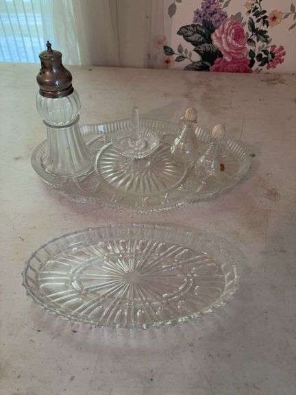 Glass Trays with Shakers and Ring Holder image
