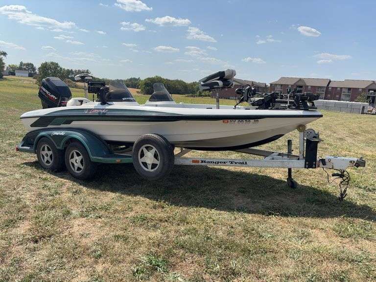 1997 Ranger 518DVS Comanche Bass Boat & Tandem Axle Trailer - HIN RNG5D043K697 image