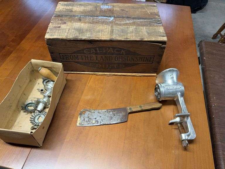 Meat Grinder Clever and Vintage Calpack Crate damaged image
