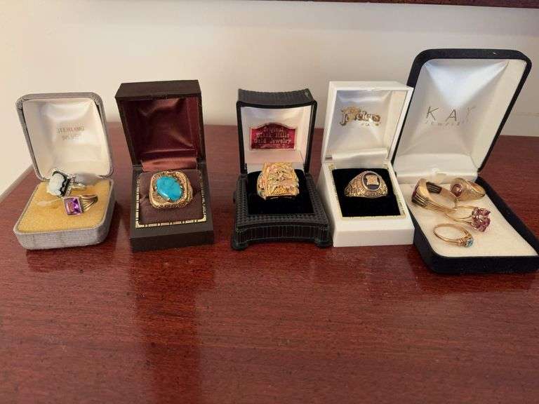 Men’s and Ladies Rings 10 Karat Gold image