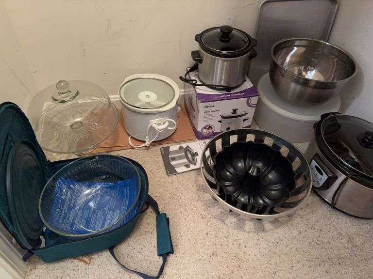 Kitchen Appliances Cake Plate Bowls image