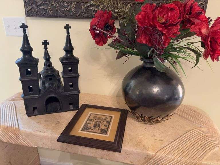 Sanctuary de Chimayo Print and Statue, Flower Arrangement image