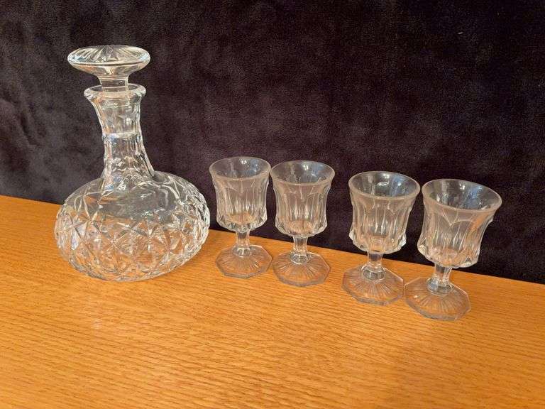 Decanter and 4 Small Cups image