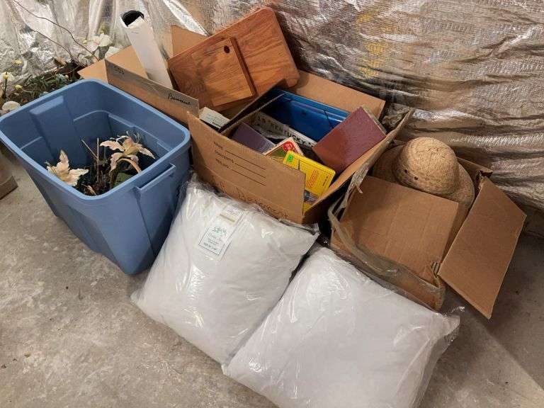 Box Lots of Assorted Home Decor & National Geographic Magazines image