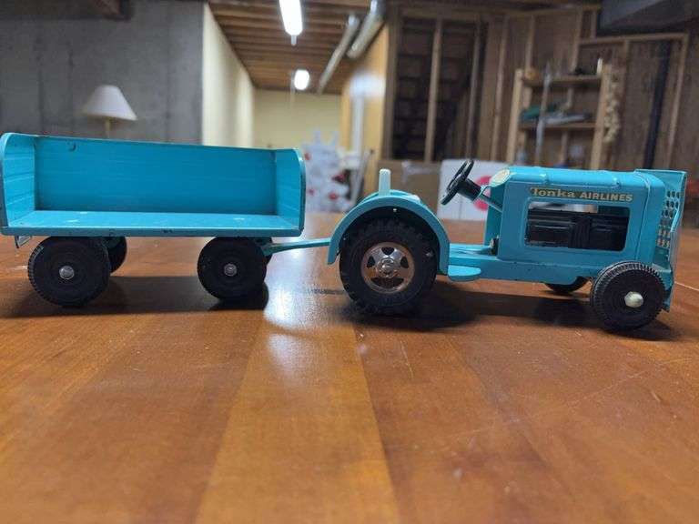 Tonka Airlines  17”x6”x4” image
