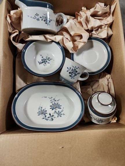 Noritake Stoneware Set image