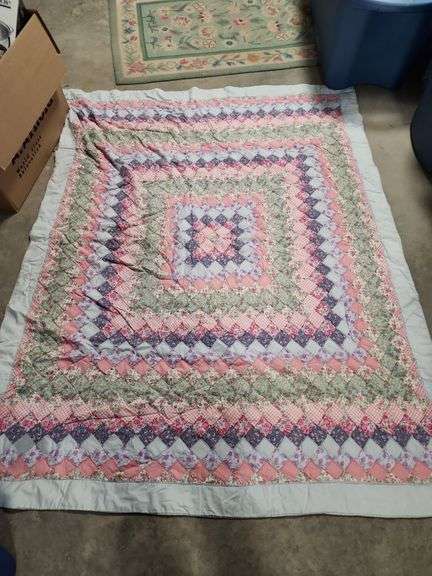 75"x58" Patchwork Quilt image