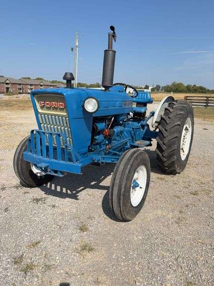 Ford 3000 Tractor Hours:2160 image