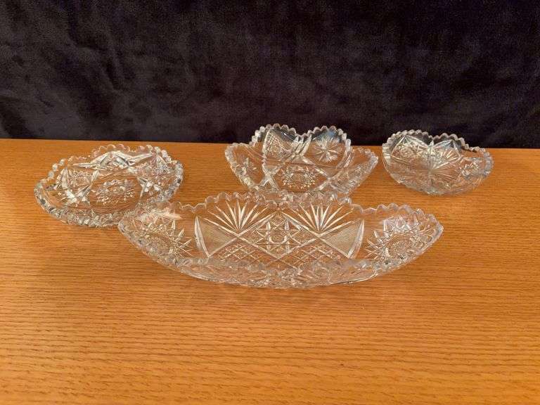 4pcs of Cut Glass Serving Bowls image