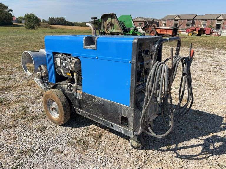 Miller Bobcat 225 Welder/Generator - 8500W - 1,272hrs image
