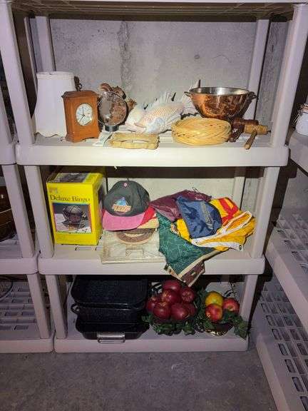 Assorted Houseware 3 shelves gavel flag roasting pan image