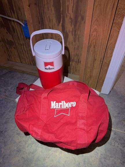 Marlboro Bag and Drink Cooler image