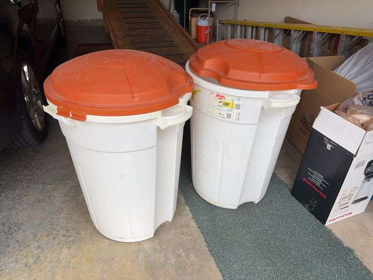 Pair of Rubbermaid 32 gal Trash Cans image