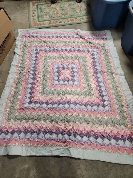 73"x60" Patchwork Quilt image