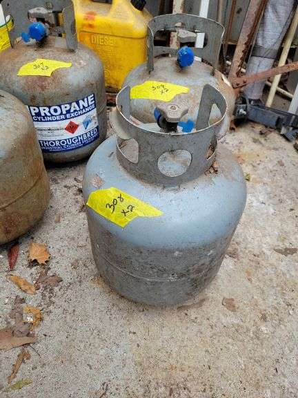 Propane tanks image