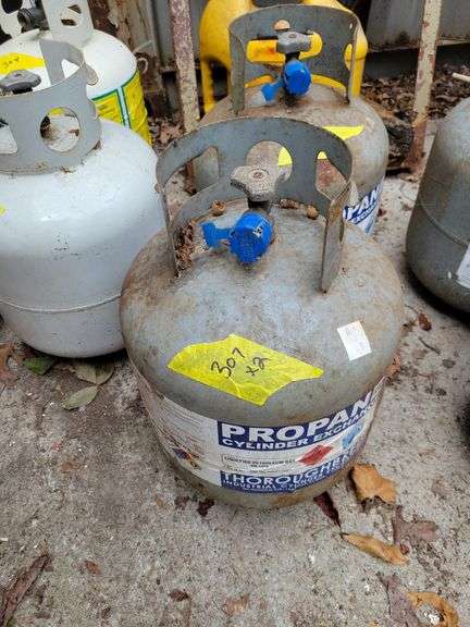Propane tanks image