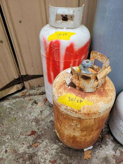 Propane tanks image