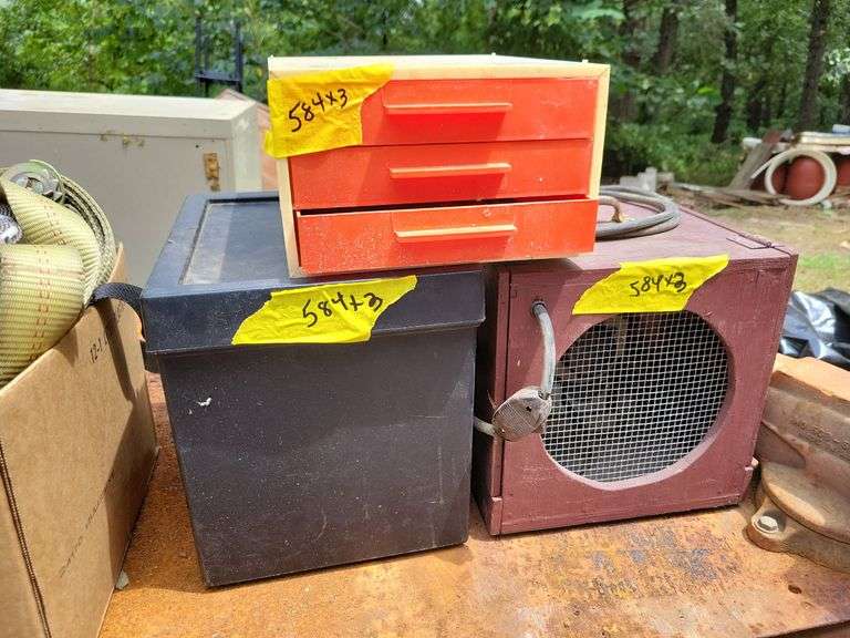 Storage boxes image