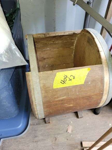 Magazine rack image