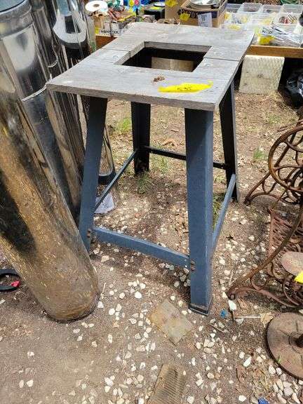 Router table image