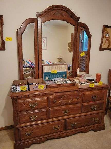 Dresser image