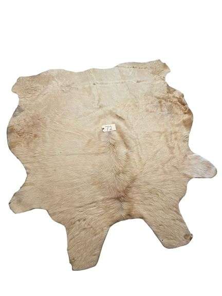VINTAGE CREAM COLOR COWHIDE RUG