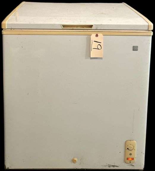 GENERAL ELECTRIC UPRIGHT CHEST FREEZER - OUTER DIMENSIONS APPROX. 32” TALL X 29” WIDE X 21” DEEP image