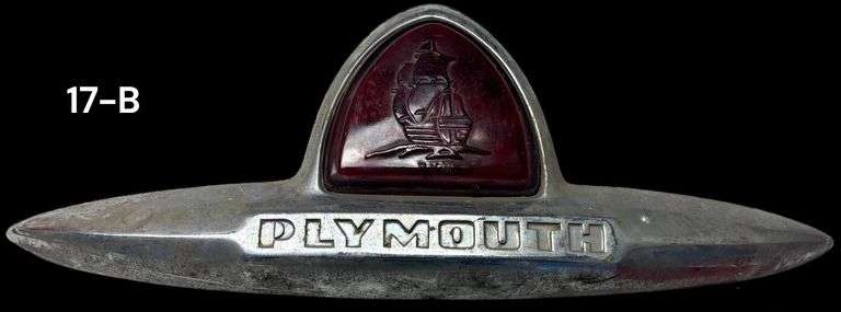 1946-48 PLYMOUTH TRUNK EMBLEM image