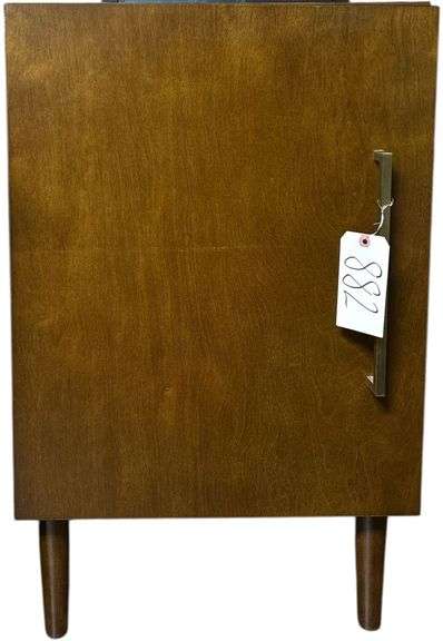 VINTAGE WOODEN RECORD CABINET LOADED WITH VARIOUS SINGLES PLUS ALBUMS - ARTISTS INCLUDE CHET ATKINS (MULTIPLE ALBUMS), HENRY MANCINI, WAYNE NEWTON, TONY BENNETT, ROGER MILLER 'DANG ME', ETC. - SINGLES INCLUDE 'LOUISIANA WOMAN, MISSISSIPPI MAN' BY LORETTA LYNN & CONWAY TWITTY, SNOW WHITE & 7 DWARFS RECORD FOR 'READ ALONG', ETC. image