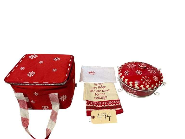 TEMP-TATIONS 2 QT SNOWFLAKE DESIGN BAKER WITH LID, METAL STAND AND INSULATED CARRY CASE, 2 TEA TOWELS image