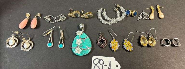 APPROX. 12 PAIRS OF STERLING 925 EARRINGS WITH VARIOUS TYPES OF STONES, JADE, SAPPHIRE, PEARL, AMBER, BLACK, ETC., 2 PENDANTS, 1 W/ LARGE JADE TYPE STONES INCLUDED, 1 W/ RUBY TYPE STONES - 2.29 TROY OZ, 71.42 GRAMS TOTAL WITH STONES image