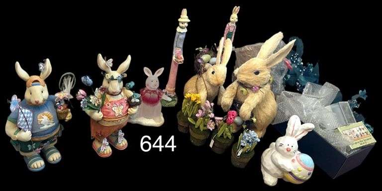 LOT OF EASTER DECOR TO INCLUDE EASTER BUNNY PAIRS AND OTHER DECOR image