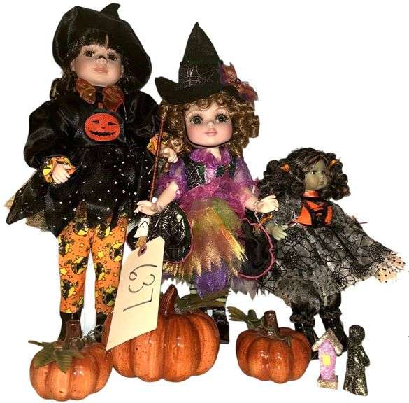 THREE PORCELAIN 'WITCH' DOLLS - TALLEST IS APPROXIMATELY 16 INCHES - SMALL GREEN ONE MARKED MARIE OSMOND 2011 #49/716 - MIDDLE ONE IS MARIE OSMOND #01935/10000 - PLUS A COUPLE OF MINIATURES AND 3 CERAMIC PUMPKINS image