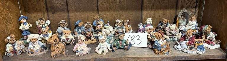 ASSORTED BOYD'S BEARS FIGURINES: 25 PIECES image
