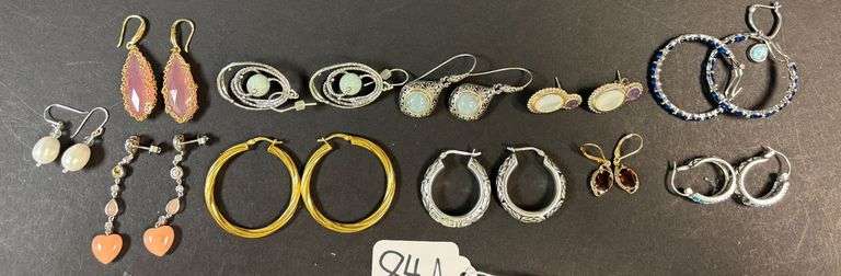 11 PAIRS OF 925 STERLING EARRINGS, RUBY, JADE, SAPPHIRE AND OTHER STYLE STONES - 82.59 GRAMS, 2.65 TROY OZ image