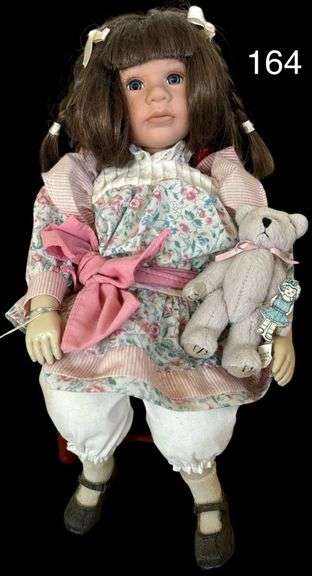 2002 BOYDS BEARS “MY BEST FRIEND MALINDA” WITH THREADS RAINY DAY FRIENDS DOLL IN SMALL WOODEN DOLL CHAIR image