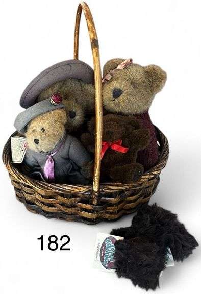 NICE WOVEN HANDLED BASKET W/ 3 BOYDS BEARS, COTTAGE COLLECTIBLES SCOTTIE DOG, OTHER SMALL STUFFED BEAR image