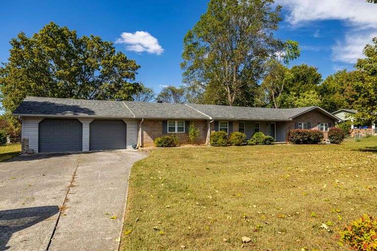 876 W Cunningham St. Alcoa, TN 37701 image