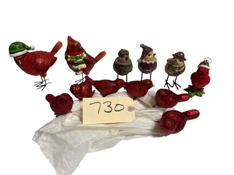 ASSORTMENT OF RED BIRD DÉCOR AND ORNAMENTS (12) image