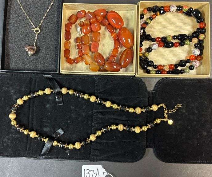 BAROQUE FRESHWATER PEARL W/ GOLD PLATED NECKLACE, CARNELIAN STONE NECKLACE, MULTICOLOR NECKLACE, BEADED NECKLACE W/ BLACK ONYX STONES IN NICE CASE image