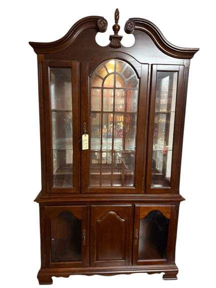 2 PIECE STANDARD FURNITURE COMPANY LIGHTED HUTCH WITH 2 GLASS SHELVES IN TOP PORTION, 2 GLASS FRONT DOORS IN LOWER PORTION image