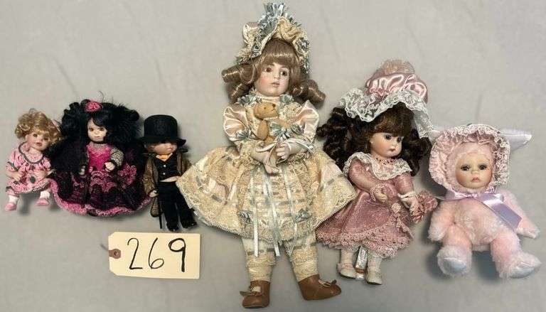 5 MARIE OSMOND TINY TOT PORCELAIN DOLLS TO INCLUDE "SIR STINK BUG" OF "BEAUTY BUG BALL" AND 4 OTHERS image