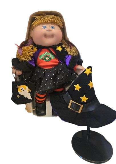 THE DANBURY MINT CABBAGE PATCH KIDS “LAURA BETH” HALLOWEEN THEME PORCELAIN DOLL APPROX. 18” image