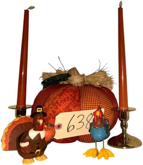LOT OF ITEMS TO INCLUDE STUFFED PUMPKIN, TURKEY FIGURINES AND LIGHTWEIGHT GOLD-TONE image