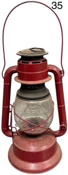 VINTAGE RED DIETZ LITTLE WIZARD LANTERN image