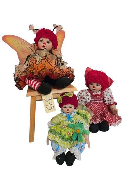 3 MARIE OSMOND PORCELAIN DOLLS: 2002 #2722/15000 & 2006 #183/1500 APPROX. 14” SITTING HEIGHT, 2013 #048/600 APPROX. 10” SITTING HEIGHT image