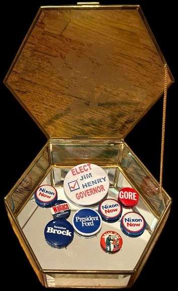 9 VINTAGE POLITICAL PINS (NIXON, FORD, BROCK, RALLY DAY, JIM HENRY, GORE, WALLACE) IN MIRRORED TRAY W/ FLORAL ETCHING ON GLASS LID image