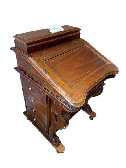 VICTORIAN-STYLE MAHOGANY DAVENPORT/SHIP CAPTAIN’S DESK W/ 4 DRAWERS ON EACH SIDE - APPROX. 32.75” AT TALLEST X 22.5” AT DEEPEST X 21.5” AT WIDEST image